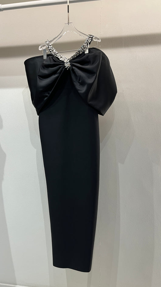 Black Off shoulder bandage