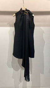 Black D neck buckle dress