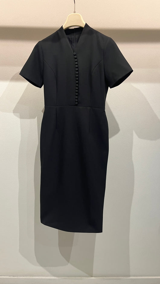 Black V shortsleeve dress