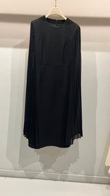 Black long arm pleat