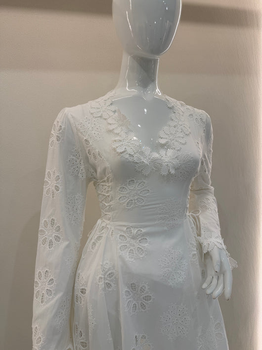 White long sleeve dress(new stock)