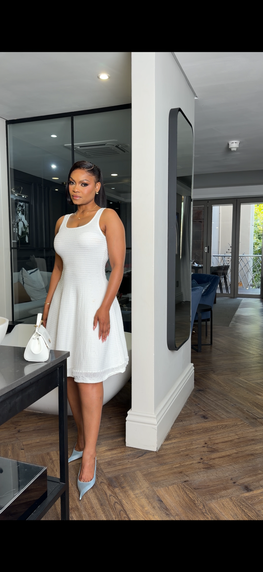 White sleeveless dress(new stock)