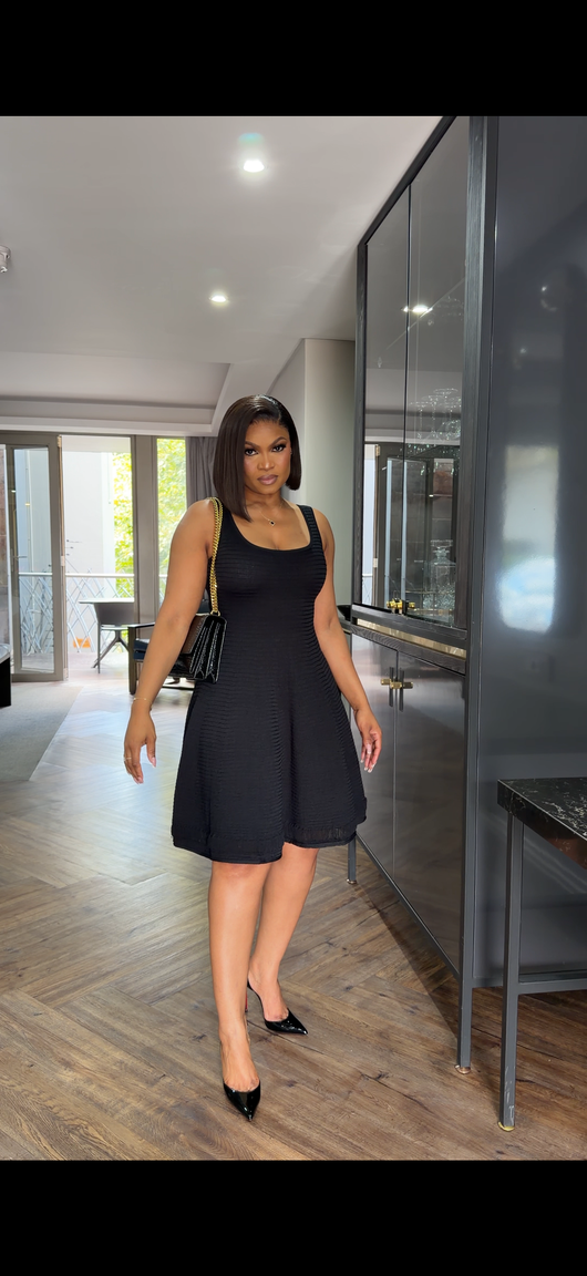 Black sleeveless dress(new stock)