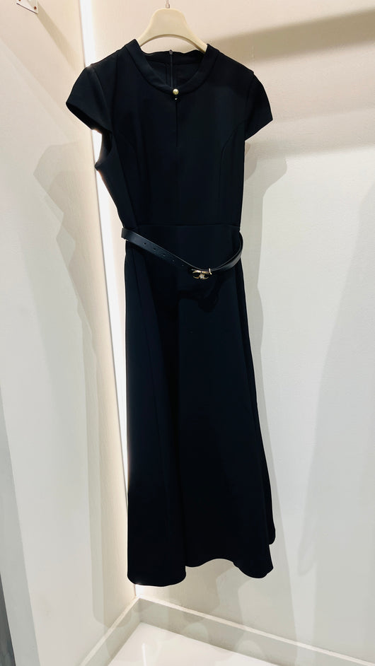 Black round collar dress